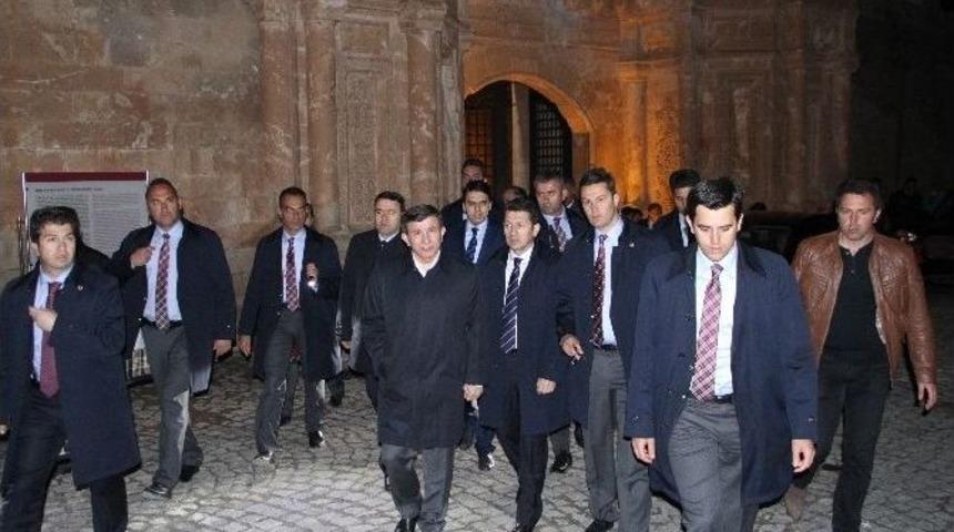 Başbakan Davutoğlu Doğubayazıt&rsquo;ta