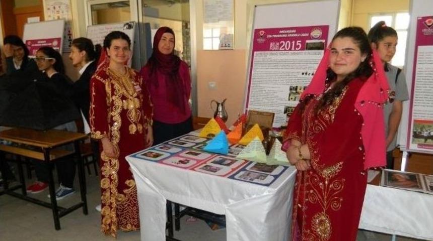 T&uuml;bitak 4006 Bilim Fuarı Sergisi İlgi G&ouml;rd&uuml;