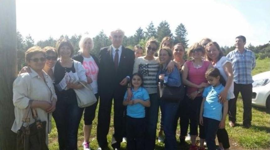 Chp Milletvekili Adayı Zafer Teber Kapı Kapı Dolaşıyor