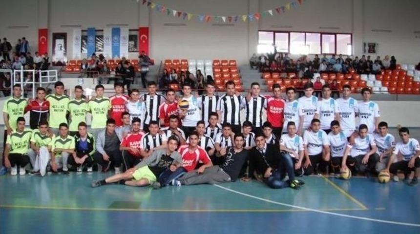 Kulu&rsquo;da Voleybol Ve Futbol Turnuvaları Tamamlandı