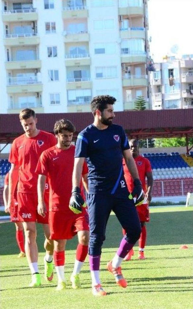 (özel Haber) Mersin İdmanyurdu’nun Genç Kalecisi Başarısının Sırrını Anlattı