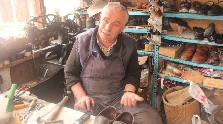 (&ouml;zel Haber) Ayakkabıyı Tamir Etmek Yerine Yenisini Alıyoruz