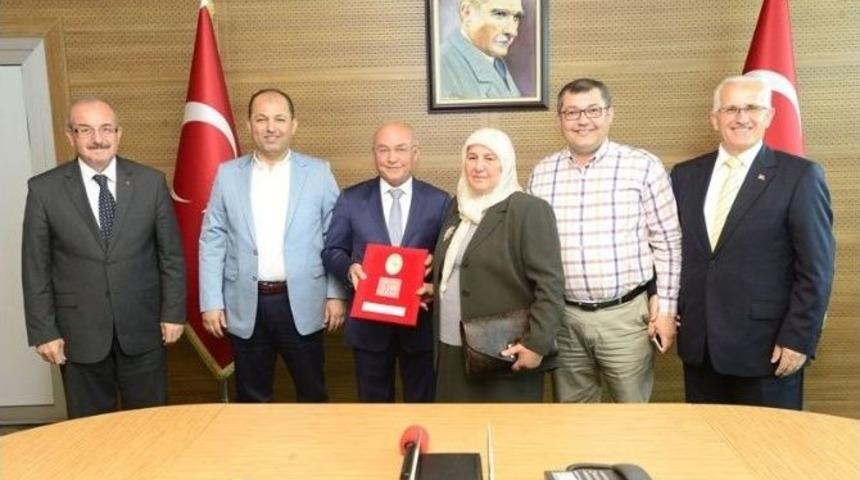 Bireysel Emeklilik Birikimiyle Okul Yaptırıyor