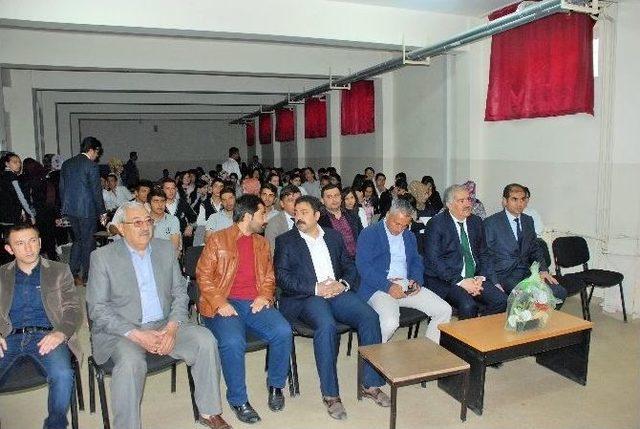 Öğrenciler Kapı Kapı Dolaşıp 7 Bin 500 Kitap Topladılar