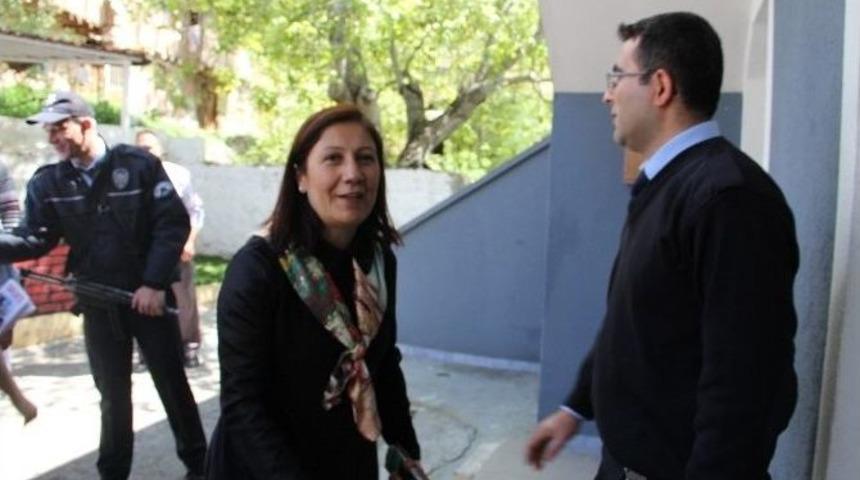 Kadın Vekil Adayından Polislere Teşekk&uuml;r Ziyareti