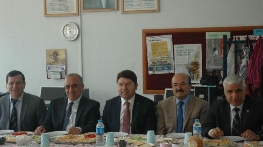 Ak Parti Milletvekili Adayları Okul Aile Birliğinin Sorunlarını Dinledi