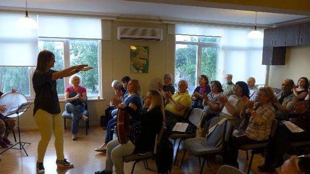 Arzu Singer Dede’nin Yeni Hedefi Gençlik Korosu