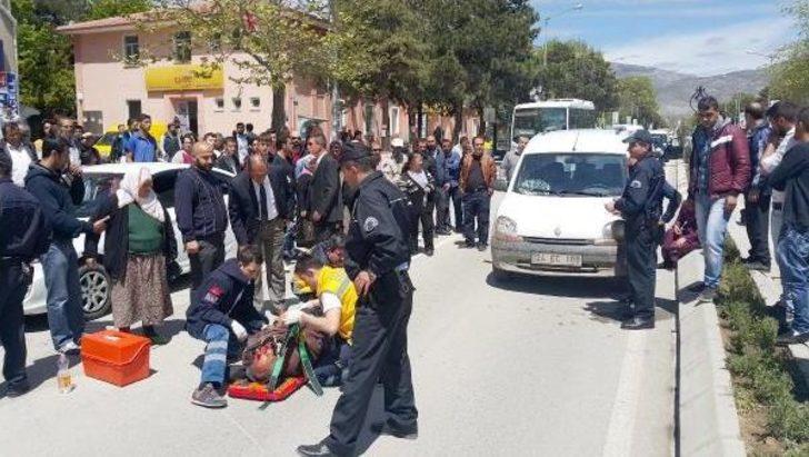 Yolun Karşısına Geçmek Isterken Hayatını Kaybetti G3