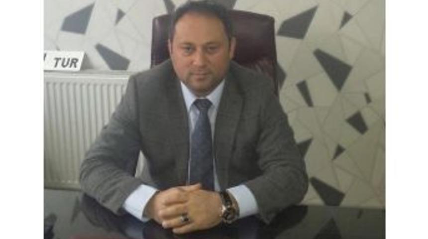 G&uuml;rcistan'da G&ouml;zaltına Alınan Işadamı Sağlam, T&uuml;rkiye'ye D&ouml;nd&uuml;