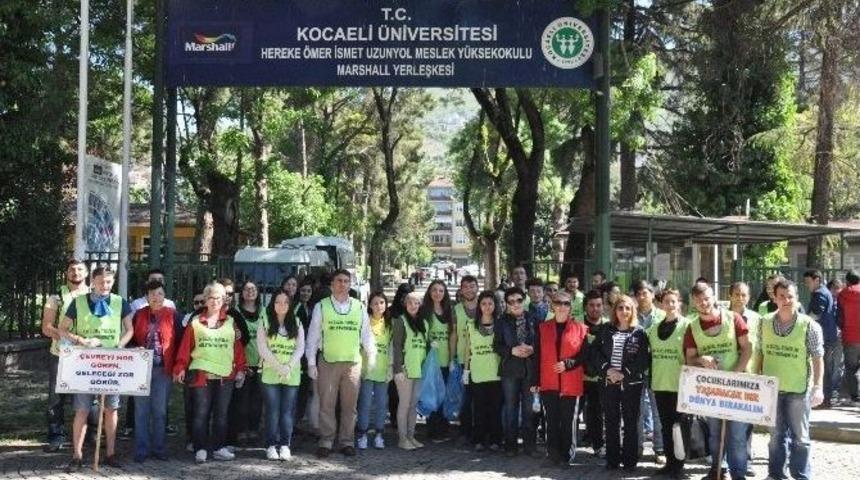 Öğrenciler’den "çevreye Duyarlılık Yürüyüşü"