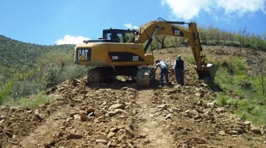 &Ouml;demiş&rsquo;te Yeni Mahallelere 22 Bin 500 Metre Sulama Hattı