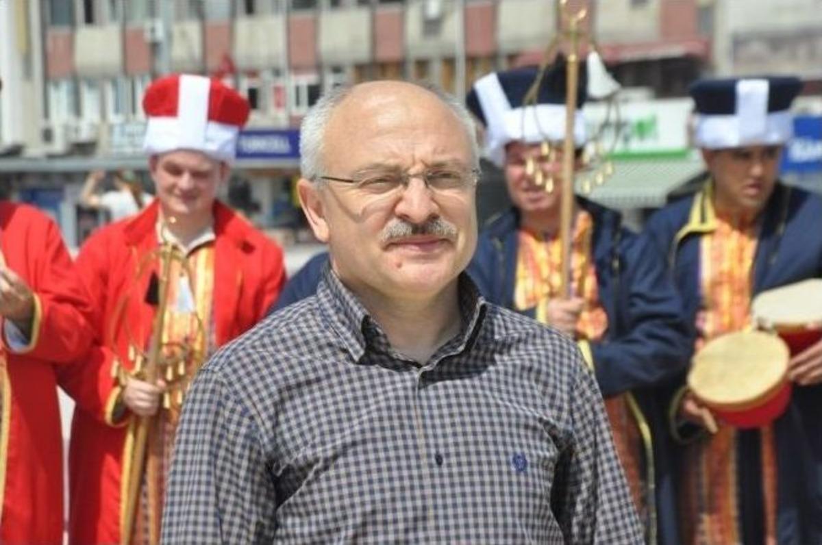 Koruyucu Ailelerden Kortej Y&uuml;r&uuml;y&uuml;ş&uuml;