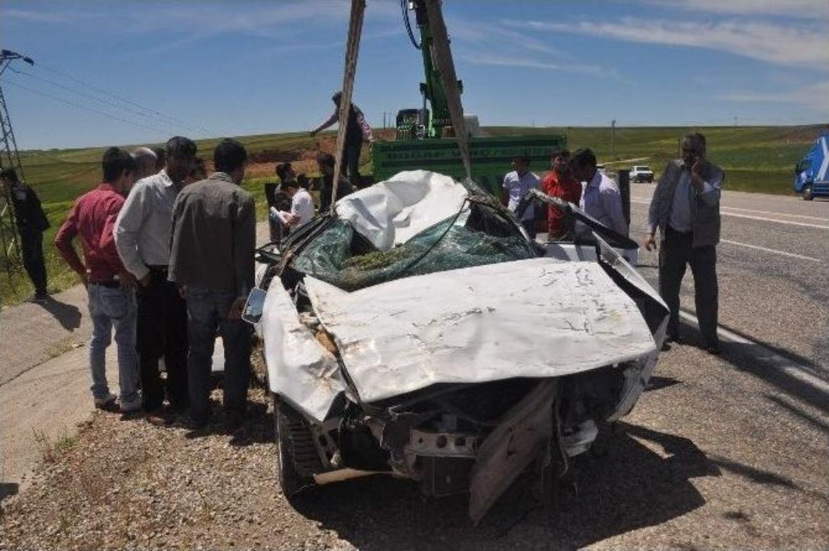 Adıyaman&rsquo;da Otomobil U&ccedil;uruma Yuvarlandı: 3&rsquo;&uuml; &Ccedil;ocuk, 5 Yaralı