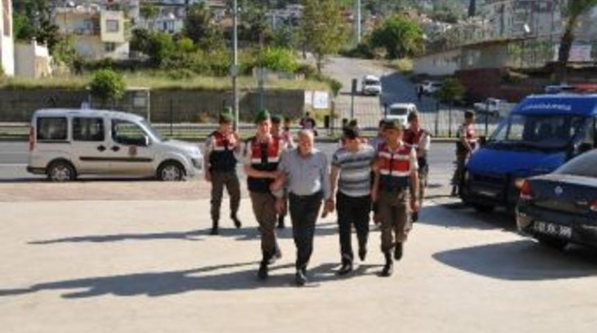 Alanya&rsquo;da Ka&ccedil;ak Sigara Operasyonunda 5 Kişi Yakalandı