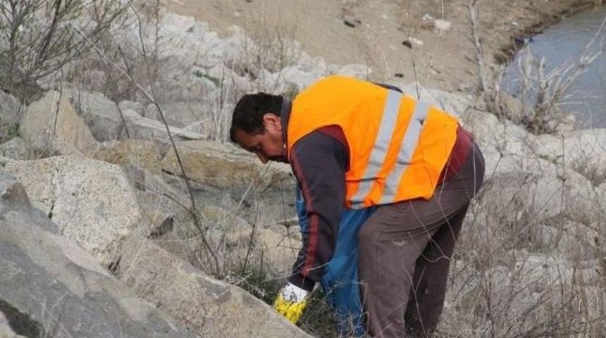 M&uuml;kremin G&ouml;leti &Ccedil;evresinde Temizlik