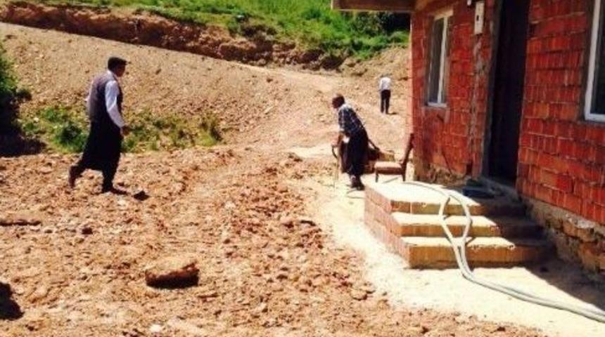 İmamlı Ve &Ouml;tek&ouml;y&rsquo;de Engelli Vatandaşlara Yol Hizmeti