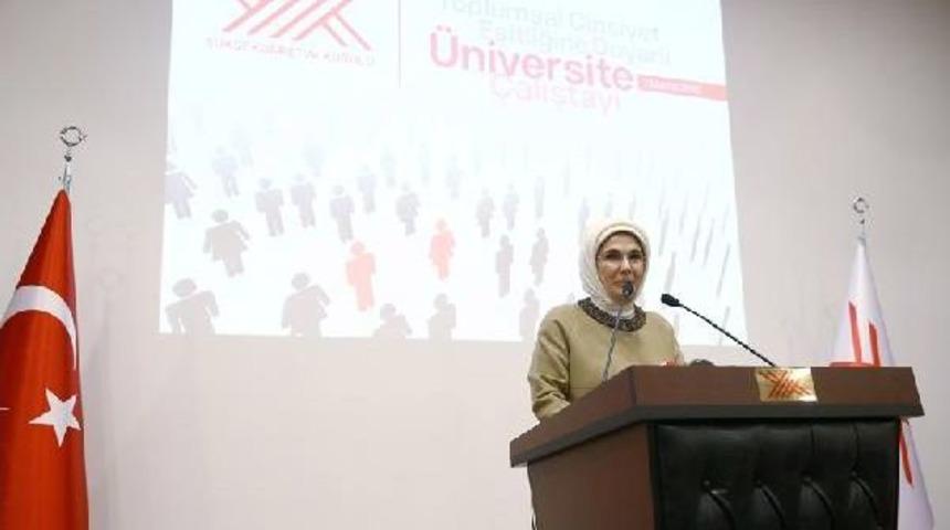 Emine Erdoğan : Toplumsal Sorunlar Konusunda &Uuml;niversitelerin Pusula Vazifesi G&ouml;rmesi Gerekir