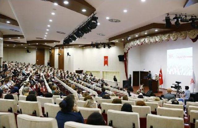 Emine Erdoğan : Toplumsal Sorunlar Konusunda Üniversitelerin Pusula Vazifesi Görmesi Gerekir