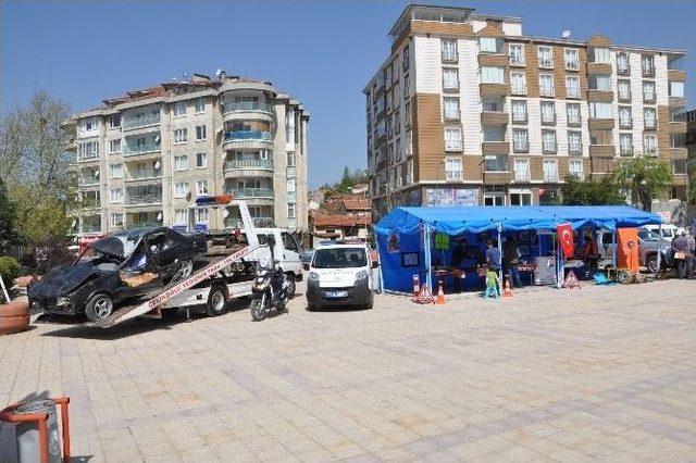 Bozüyük’te Trafik Denetleme Büro Amirliği Bilgilendirme Standı Açtı