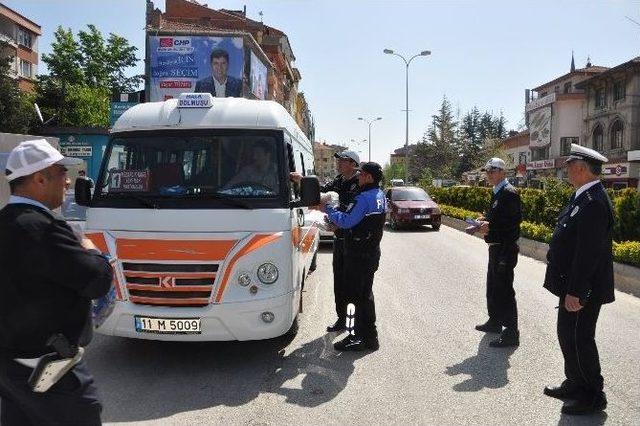 Bozüyük’te Trafik Denetleme Büro Amirliği Bilgilendirme Standı Açtı