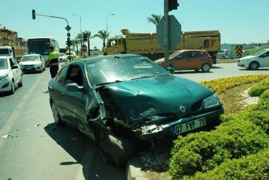 Antalya&rsquo;da Kaza: 1 Yaralı