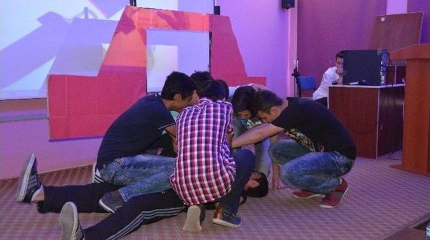 &Ccedil;ay&rsquo;da &ldquo;karayolu G&uuml;venliği Ve Trafik Haftası&rdquo; Kutlaması Yapıldı