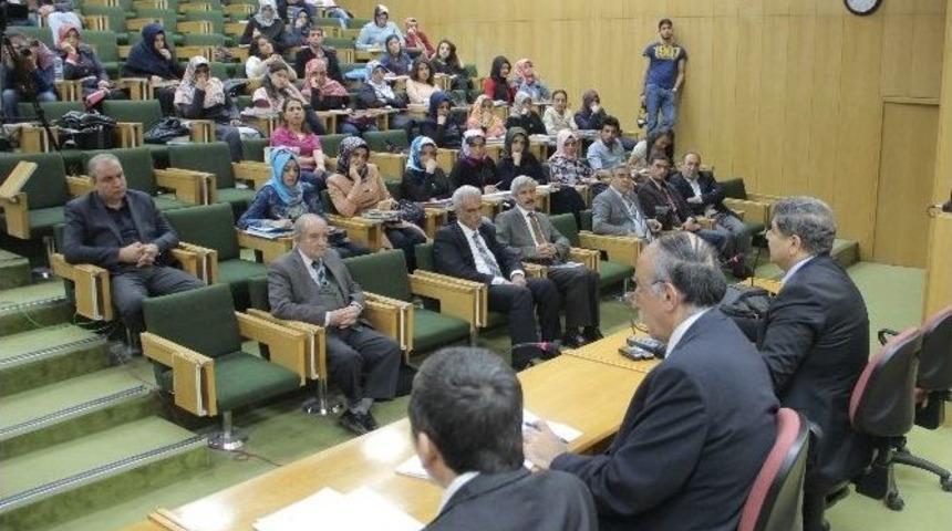 Elazığ&rsquo;da &lsquo;d&uuml;nden Bug&uuml;ne G&ouml;n&uuml;l Coğrafyamız Ortadoğu&rsquo; Paneli