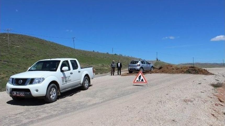 Yıldızeli &Ccedil;ağlayan, K&uuml;mbet K&ouml;y&uuml; Grup Yolu Ulaşıma Kapatıldı