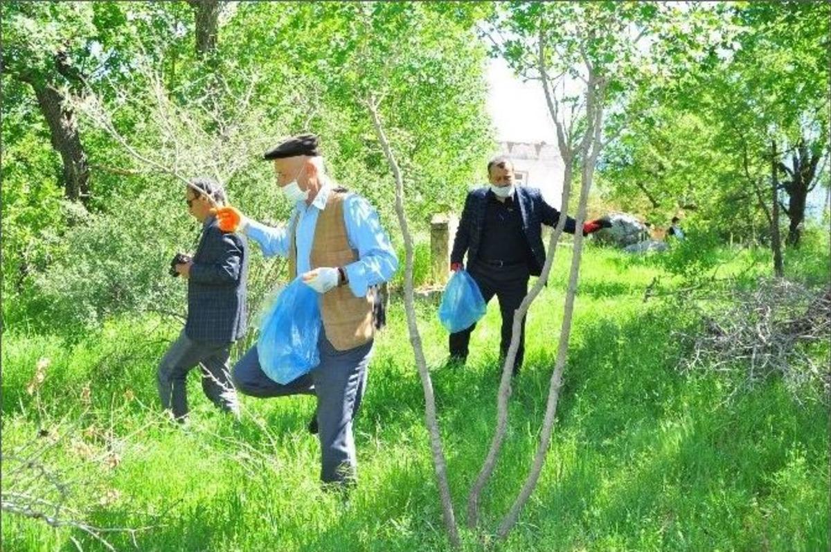 Temiz &Ccedil;evre İ&ccedil;in &Ccedil;&ouml;p Topladılar