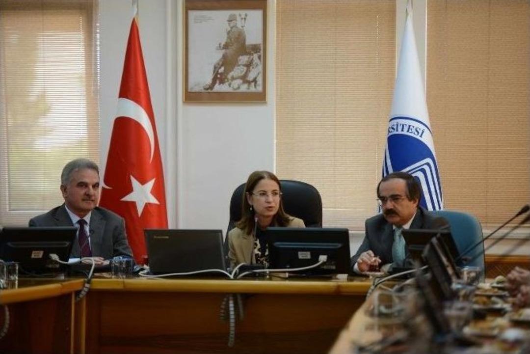 Bakan İslam: "&uuml;niversitemizle İftihar Ediyoruz"