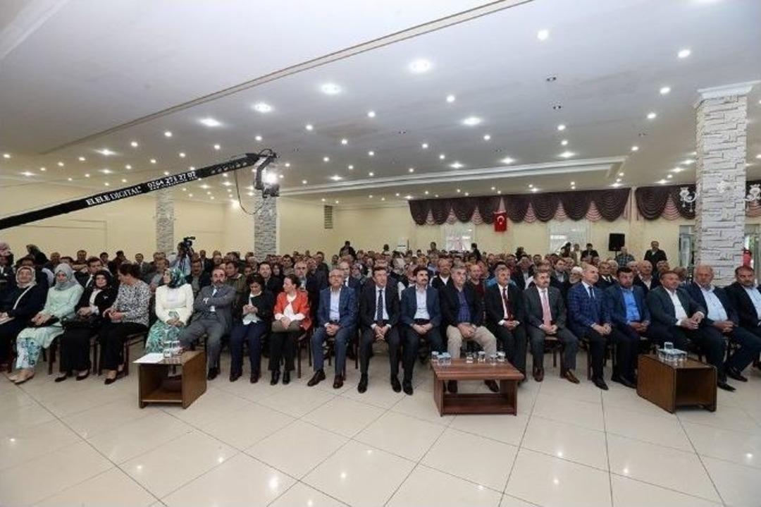 Sakarya B&uuml;y&uuml;kşehir Belediye Başkanı Zeki To&ccedil;oğlu: "y&uuml;ksekliği Değil İnsanı Merkeze Alan Yapılar Kurmalıyız"