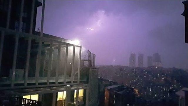 İstanbul&rsquo;da Şiddetli Yağmur Etkisini G&ouml;stermeye Başladı 1