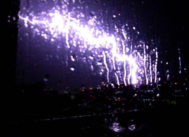 İstanbul da Şiddetli Sağanak... 2