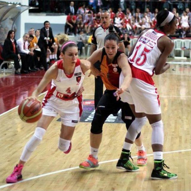 Abdullah Gül Üniversitesi Spor: 54 - Galatasaray Odeabank: 51 1