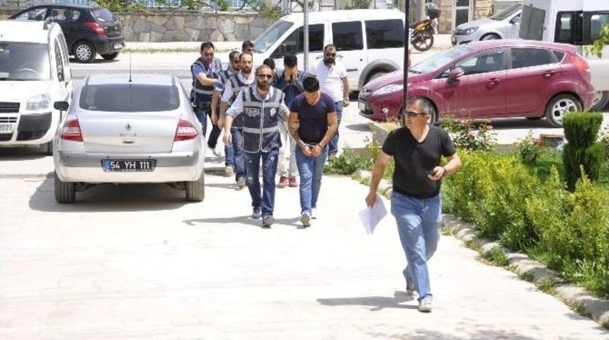 Yaptıklarından Utanmayarak Basına Saldırdılar: 1 Yaralı