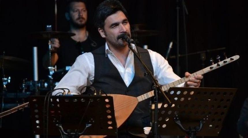 Uğur Işılak&rsquo;tan Unutulmaz Konser