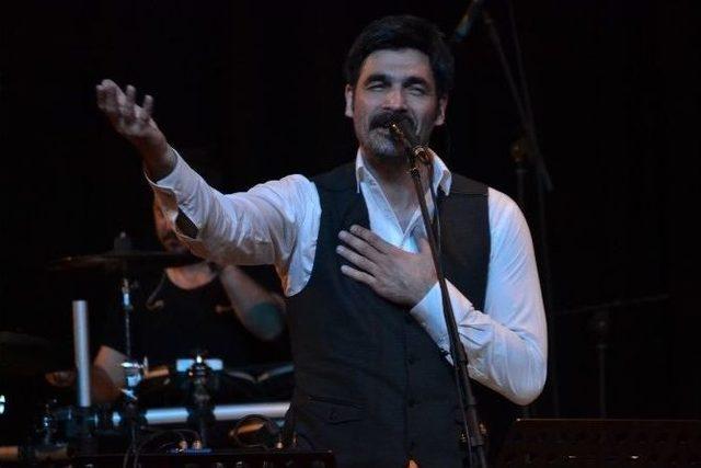 Uğur Işılak’tan Unutulmaz Konser