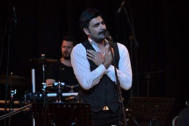 Uğur Işılak’tan Unutulmaz Konser