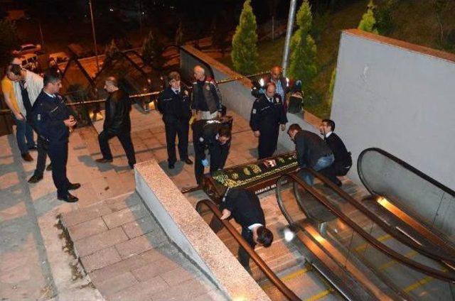 Yürüyen Merdivende Ölü Bulundu 1