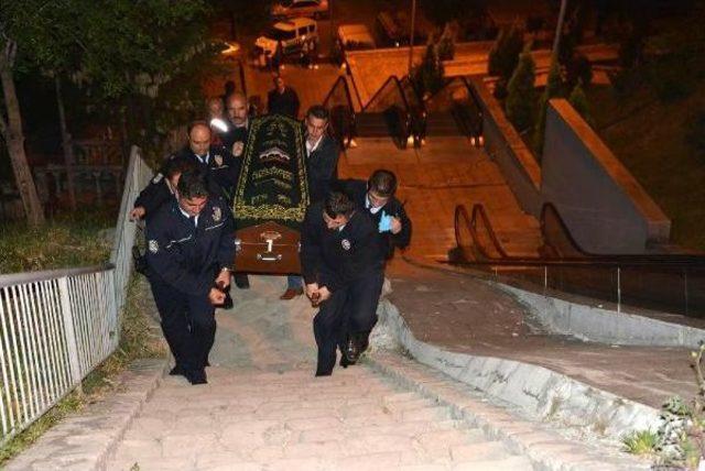 Yürüyen Merdivende Ölü Bulundu 2