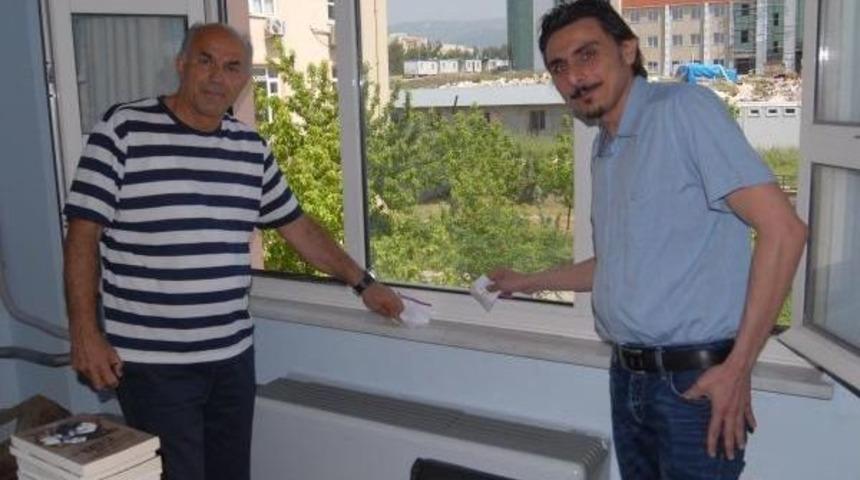 &Uuml;niversitede Kırmızı Kene Baskını