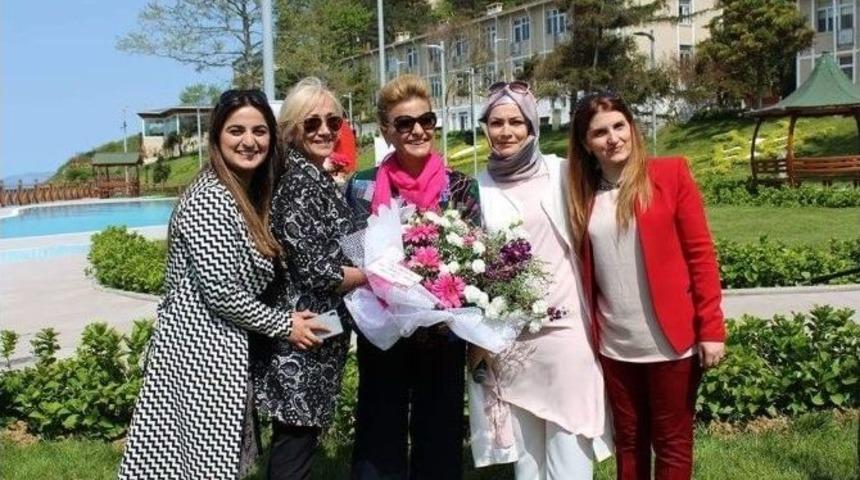 Tek Yastıkta Yarım Asır