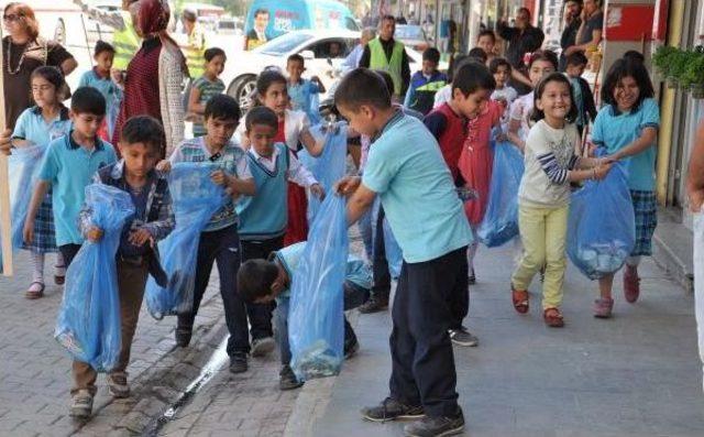 İslahiye'de Öğrenciler Temiz Çevre Için Çöp Topladı