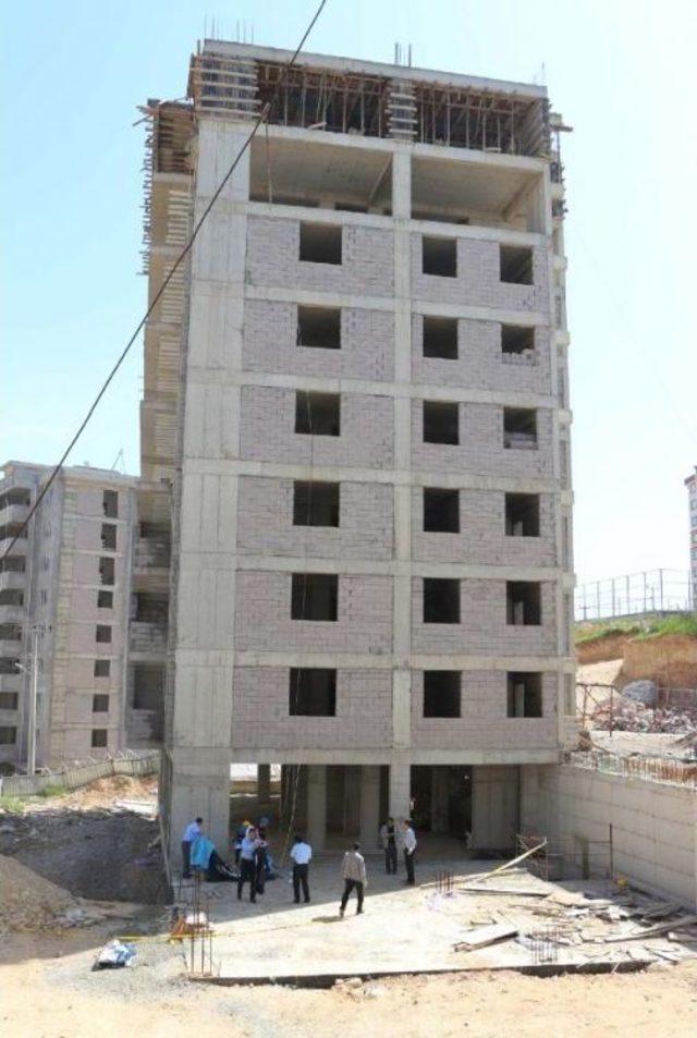 İnşaatın 8 inci Katından D&uuml;şen Iş&ccedil;i &Ouml;ld&uuml; 2