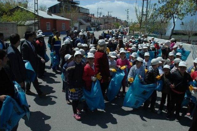 Tuşba İlçe Milli Eğitim Ve Tuşba Belediyesi’nden “temiz Çevre, Temiz Toplum” Kampanyası