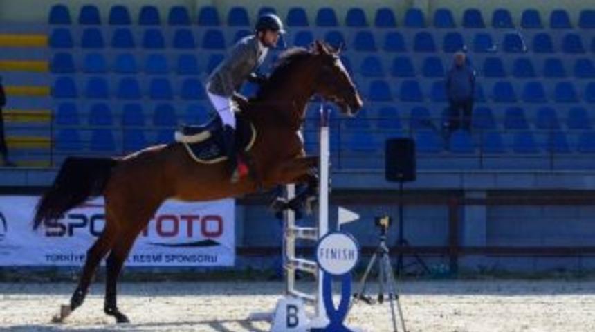 Engel Atlama Anadolu İlleri B&ouml;lge Kupası Adana&rsquo;da Yapılacak