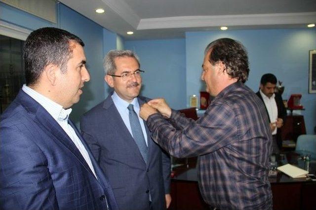 &Uuml;n&uuml;var&rsquo;dan Demirspor&rsquo;a Moral Desteği... 1