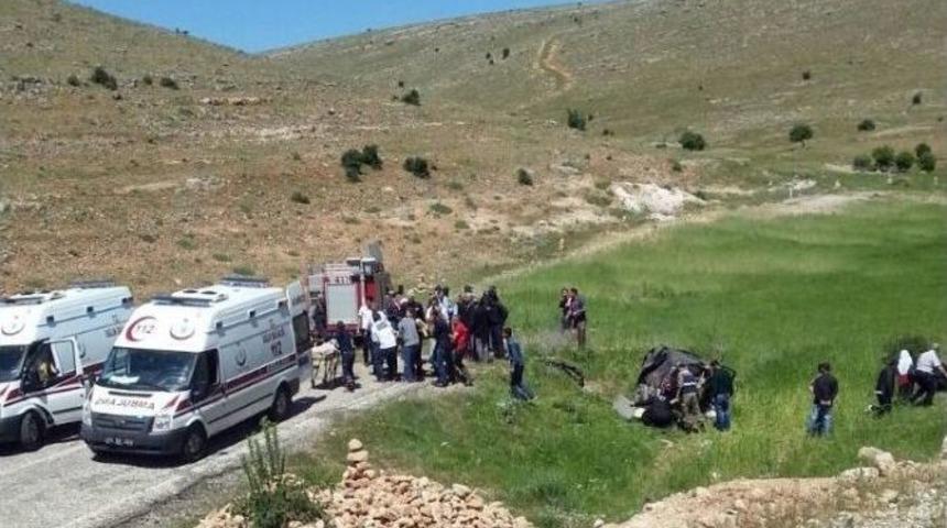 Gerc&uuml;ş&rsquo;te Trafik Kazası: 1 &Ouml;l&uuml;, 5 Yaralı