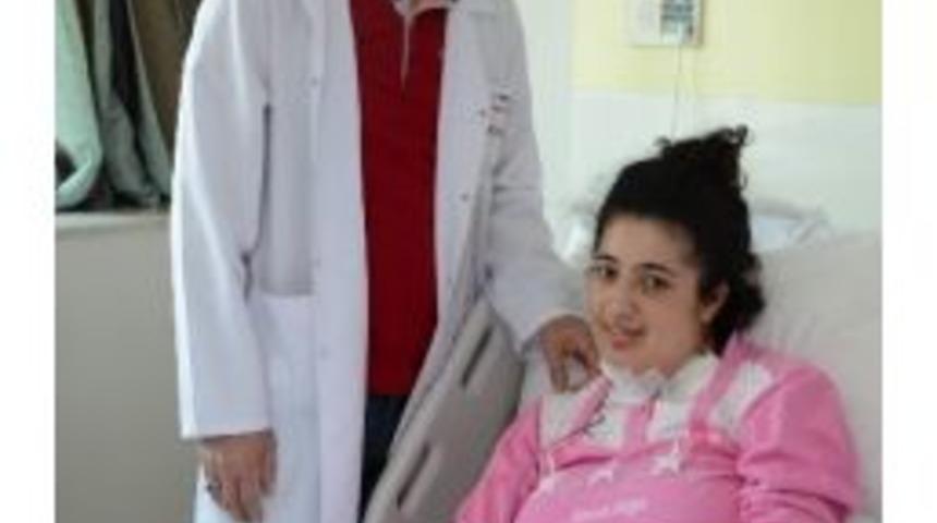 Aynı Anda Hem Doğum Yaptı Hem Lezyonlardan Kurtuldu