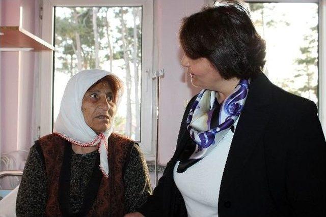 Ak Parti Milletvekili Adayı Sıvacı Dinar Devlet Hastanesi’ni Ziyaret Etti 1